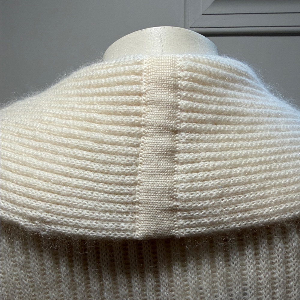 Escada Cream Ribbed Cardigan - Picture 9 of 12